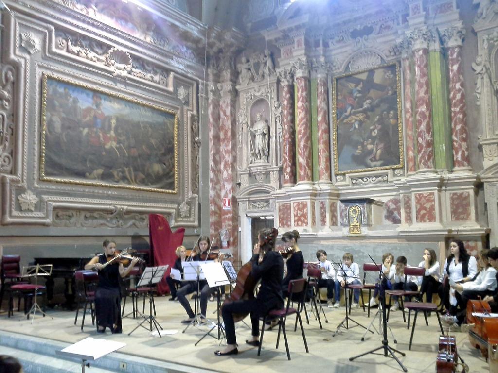 Albergo Dell'Academia Mondovi Bagian luar foto